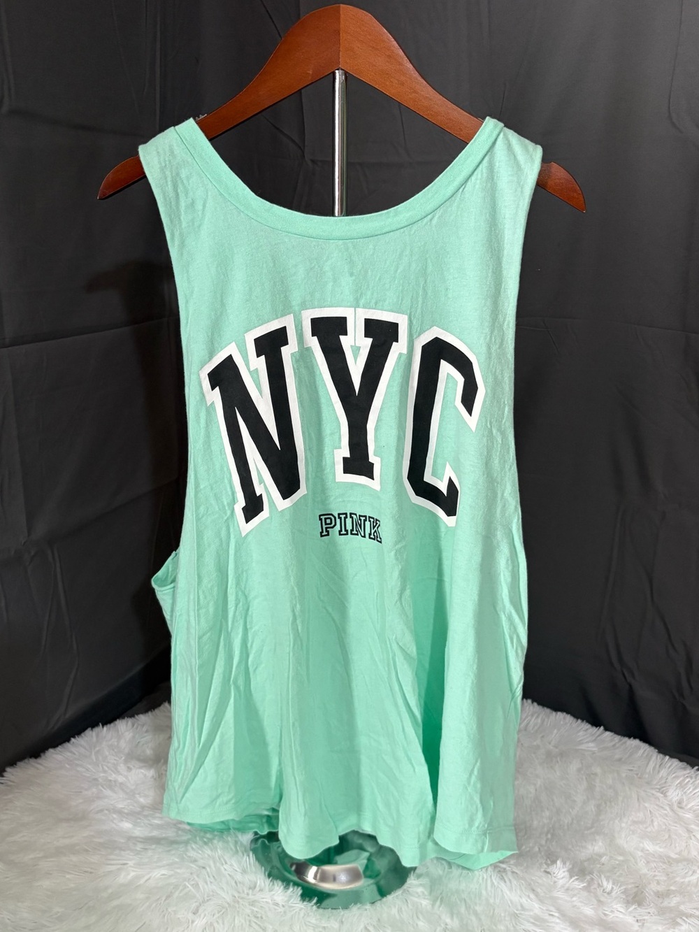 VS PINK NYC MUSCLE TANK TOP LARGE